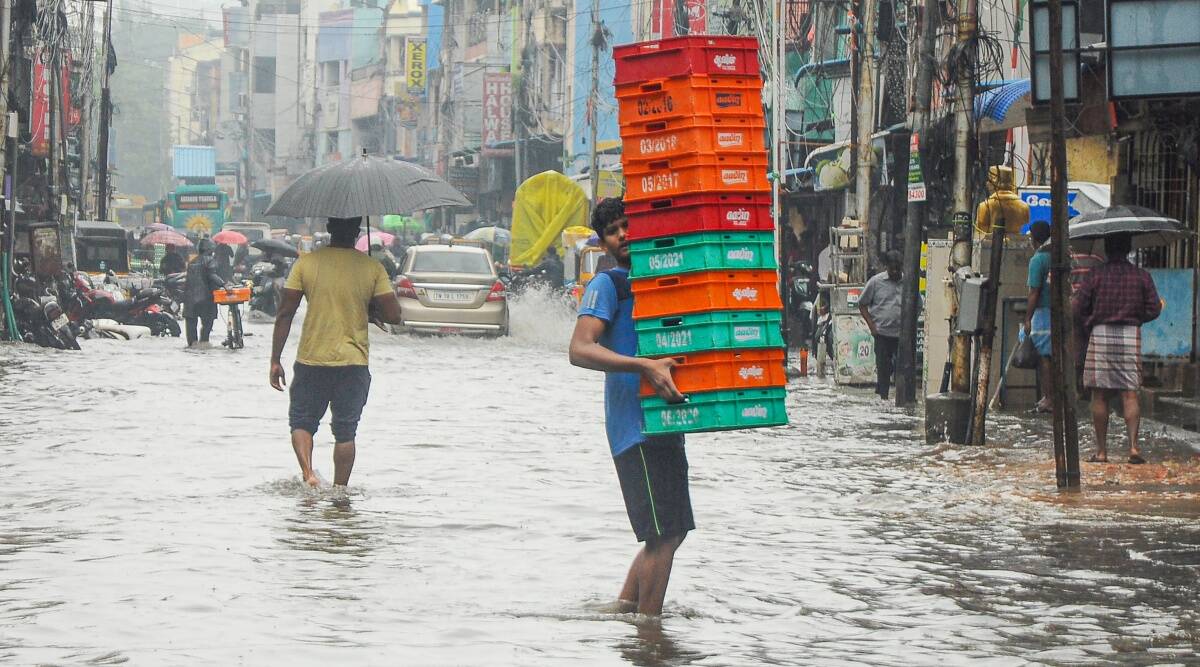 Heavy rains lash Chennai