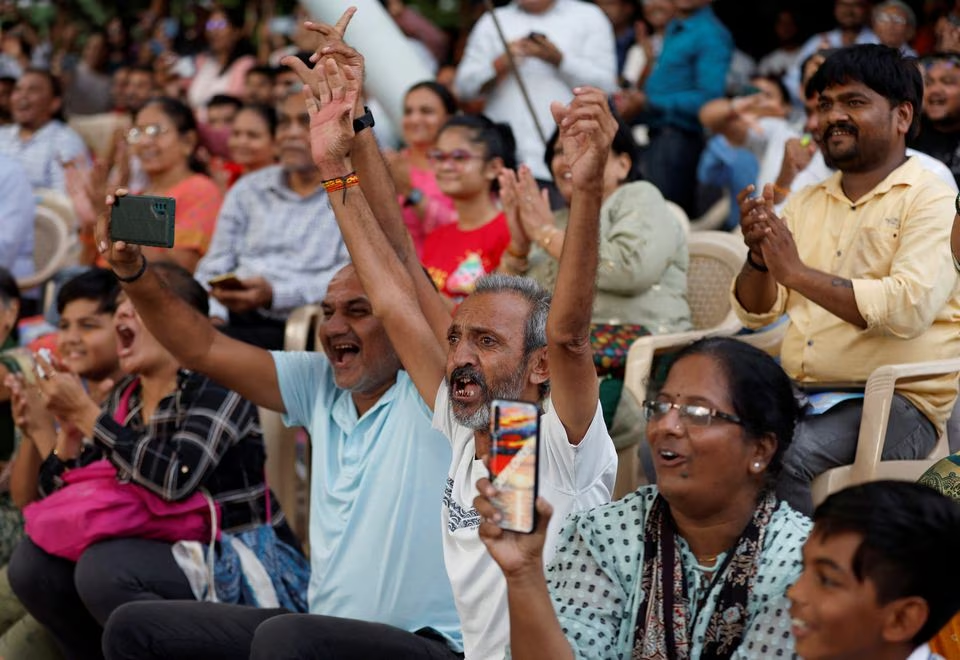 Chandrayaan -3 landing success ! people celebrating | Image: Reuters