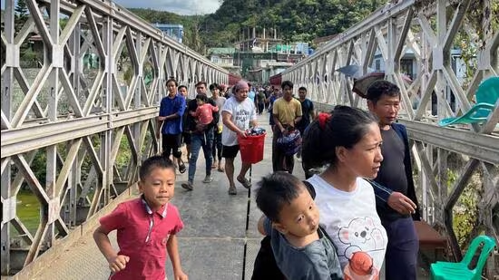 Refugees crossing to the Indian Side from Myanmar - HT Photo