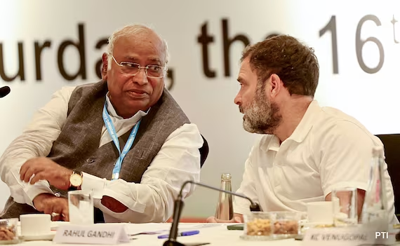 Congress President Mallikarjun Kharge with Rahul Gandhi