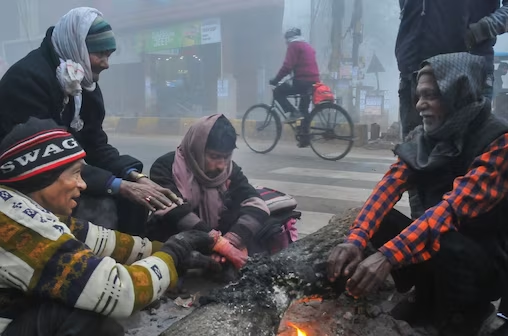 Delhi records season's coldest morning with 6 degrees celsius - PTI Photo