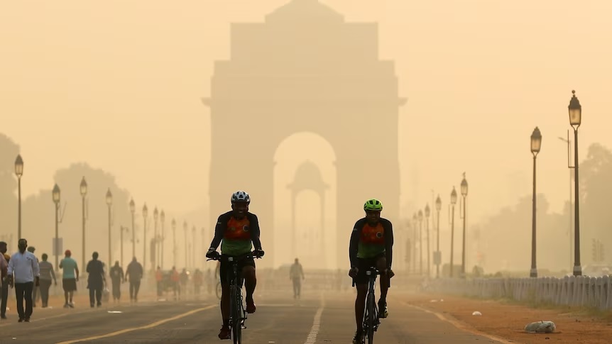 Smog in Delhi During Winter - Photo by Reuters Adnan Abidi