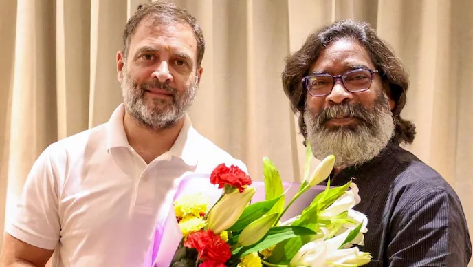 Congress leader and Leader of Opposition in Lok Sabha Rahul Gandhi (L) with Jharkhand Chief Minister Hemant Soren, in Ranchi, Jharkhand, Saturday, Oct. 19, 2024. (PTI Photo)